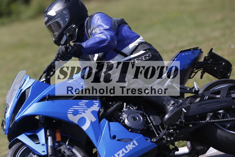 /27 12.06.2025 Ducati Schweiz Trackday Warmup  ADR/gruen-vert/4